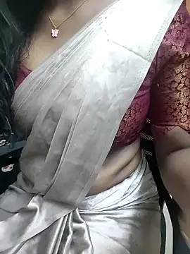 Snapshot of Tamilmallu-duskygirl03 chatting on 05/28/26, 05:59 Tamilmallu-duskygirl03 online show from 05/28/26, 05:59