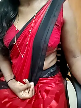 Snapshot of Tamilmallu-duskygirl03 chatting on 06/17/26, 05:18 Tamilmallu-duskygirl03 online show from 06/17/26, 05:18