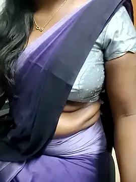 Snapshot of Tamilmallu-duskygirl03 chatting on 05/31/26, 06:09 Tamilmallu-duskygirl03 online show from 05/31/26, 06:09