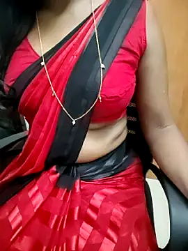 Snapshot of Tamilmallu-duskygirl03 chatting on 03/21/26, 08:19 Tamilmallu-duskygirl03 online show from 03/21/26, 08:19
