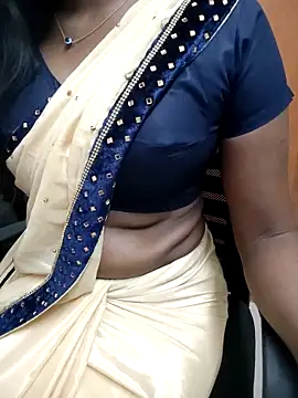 Snapshot of Tamilmallu-duskygirl03 chatting on 03/04/26, 05:26 Tamilmallu-duskygirl03 online show from 03/04/26, 05:26