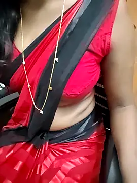 Snapshot of Tamilmallu-duskygirl03 chatting on 03/21/26, 05:41 Tamilmallu-duskygirl03 online show from 03/21/26, 05:41