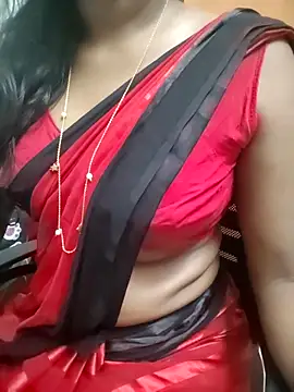 Snapshot of Tamilmallu-duskygirl03 chatting on 05/27/26, 05:26 Tamilmallu-duskygirl03 online show from 05/27/26, 05:26