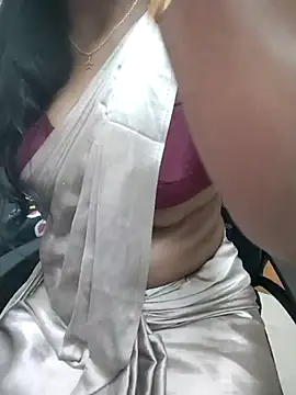 Snapshot of Tamilmallu-duskygirl03 chatting on 07/03/26, 05:25 Tamilmallu-duskygirl03 online show from 07/03/26, 05:25