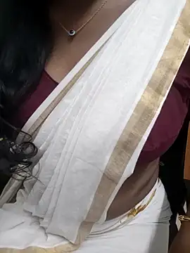 Snapshot of Tamilmallu-duskygirl03 chatting on 05/26/26, 07:17 Tamilmallu-duskygirl03 online show from 05/26/26, 07:17