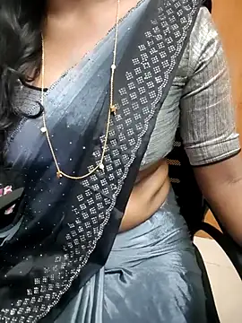 Snapshot of Tamilmallu-duskygirl03 chatting on 05/29/26, 06:19 Tamilmallu-duskygirl03 online show from 05/29/26, 06:19