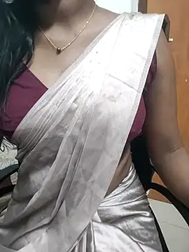 Snapshot of Tamilmallu-duskygirl03 chatting on 05/16/26, 05:17 Tamilmallu-duskygirl03 online show from 05/16/26, 05:17