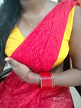 Snapshot of Tamilmallu-duskygirl03 chatting on 05/18/26, 11:37 Tamilmallu-duskygirl03 online show from 05/18/26, 11:37