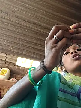 Snapshot of Co_punam chatting on 10/24/25, 06:23 Co punam online show from 10/24/25, 06:23