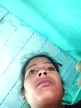 Snapshot of Co_punam chatting on 11/26/25, 11:27 Co punam online show from 11/26/25, 11:27