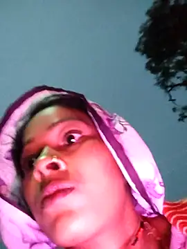 Snapshot of Co_punam chatting on 11/19/25, 12:43 Co punam online show from 11/19/25, 12:43