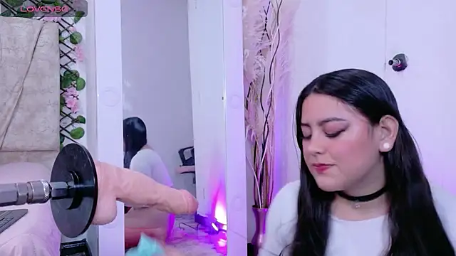 JulietaTorres  online show from 12/05/25, 04:11