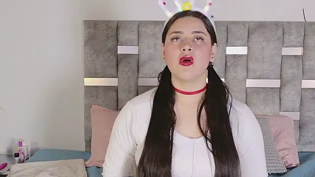 JulietaTorres  online show from 11/06/25, 03:54