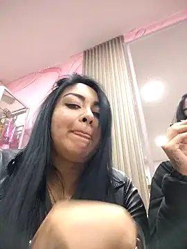 Victoria Jonhss online show from 10/27/25, 11:27