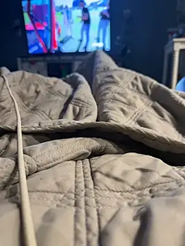 Snapshot of Beastyfuck chatting on 12/14/25, 04:51 Beastyfuck online show from 12/14/25, 04:51