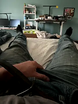 Snapshot of Beastyfuck chatting on 11/12/25, 10:02 Beastyfuck online show from 11/12/25, 10:02