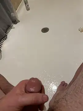 Snapshot of Beastyfuck chatting on 12/21/25, 05:09 Beastyfuck online show from 12/21/25, 05:09