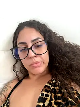 Snapshot of mel_casada chatting on 10/15/25, 07:33 mel casada online show from 10/15/25, 07:33