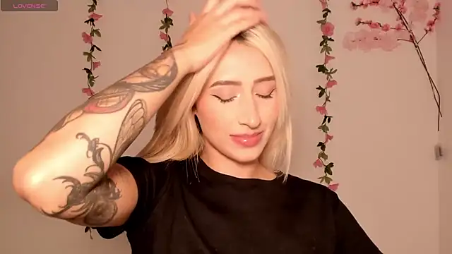 Ashleyroys 111 online show from 03/13/26, 06:02