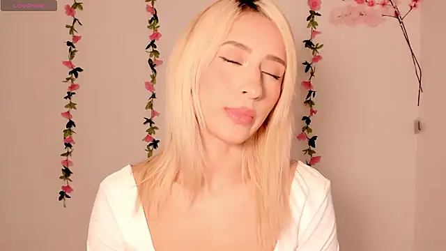 Ashleyroys 111 online show from 03/07/26, 04:45