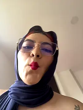 Snapshot of hayara_farhat chatting on 10/08/25, 08:20 hayara farhat online show from 10/08/25, 08:20