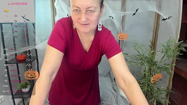 hottyannaa online show from 10/31/25, 03:47