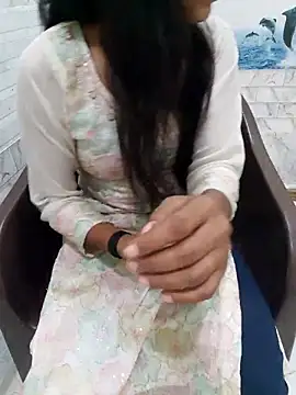 Snapshot of Suman_rani6 chatting on 10/25/25, 04:55 Suman rani6 online show from 10/25/25, 04:55