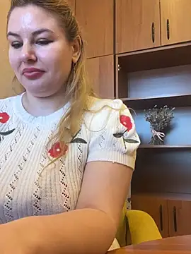 Snapshot of Passion-Blondy chatting on 04/17/26, 09:56 Passion-Blondy online show from 04/17/26, 09:56