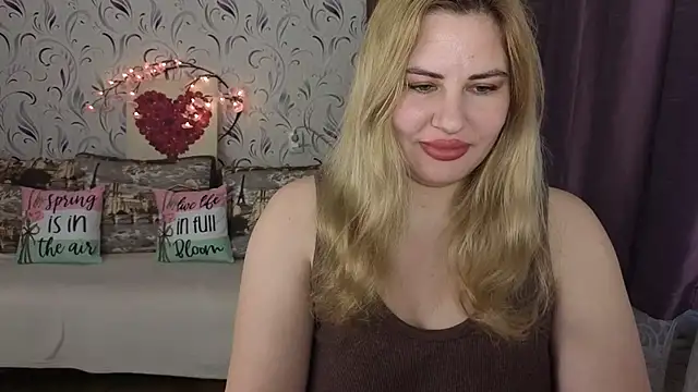 Snapshot of Passion-Blondy chatting on 06/03/26, 05:39 Passion-Blondy online show from 06/03/26, 05:39