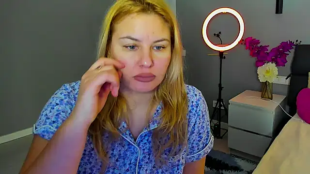 Passion-Blondy online show from 01/18/26, 09:29