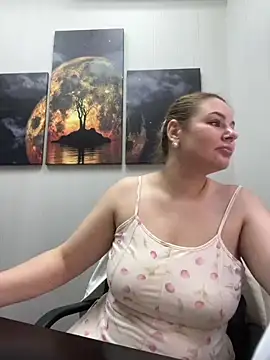 Snapshot of Passion-Blondy chatting on 06/16/26, 08:47 Passion-Blondy online show from 06/16/26, 08:47
