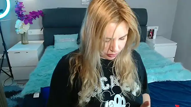 Passion-Blondy online show from 02/05/26, 12:17