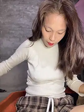 hi-hi-zz online show from 11/29/25, 08:03