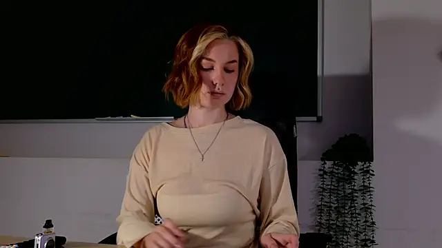 ClaireMathis online show from 06/19/26, 03:07