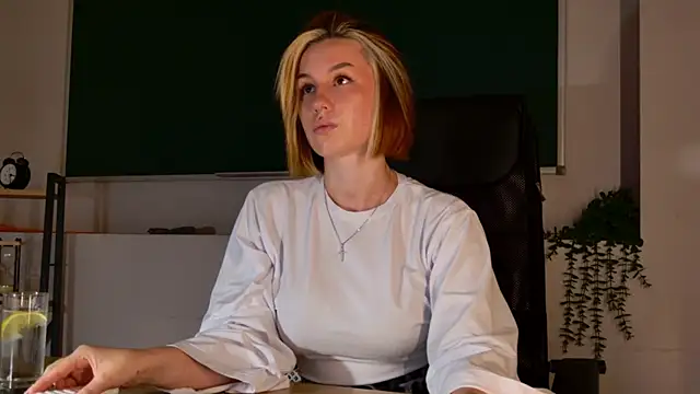 ClaireMathis online show from 07/06/26, 02:46
