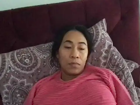 Snapshot of bianca_bellamy chatting on 10/08/25, 07:32 bianca bellamy online show from 10/08/25, 07:32