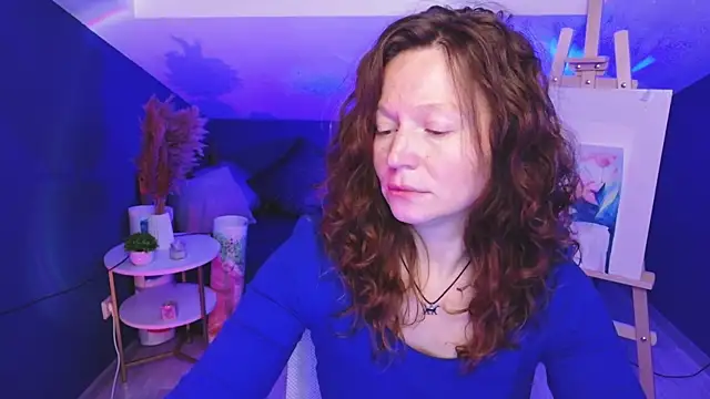 AuroraBorealis   online show from 10/12/25, 06:37