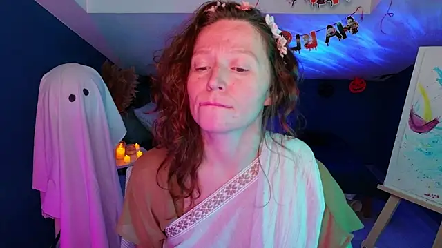 AuroraBorealis   online show from 10/31/25, 06:54