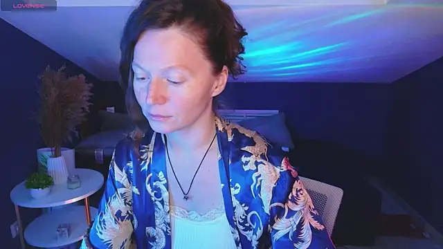 AuroraBorealis   online show from 10/16/25, 06:54