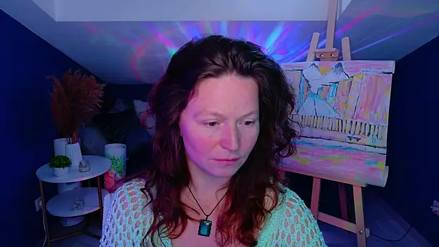 AuroraBorealis   online show from 10/10/25, 07:42