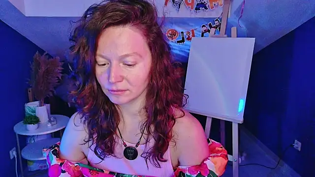 AuroraBorealis   online show from 10/20/25, 06:48