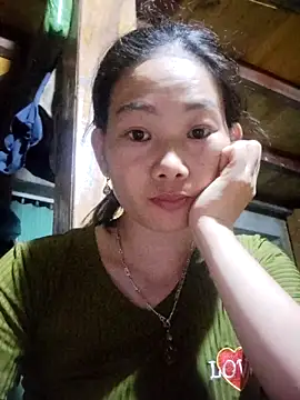 Snapshot of gio-thu chatting on 06/18/26, 12:21 gio-thu online show from 06/18/26, 12:21