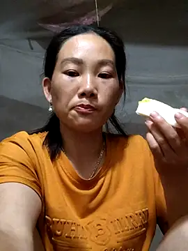Snapshot of gio-thu chatting on 07/13/26, 05:34 gio-thu online show from 07/13/26, 05:34