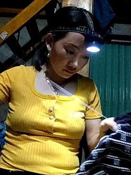 Snapshot of gio-thu chatting on 06/16/26, 12:49 gio-thu online show from 06/16/26, 12:49