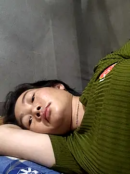 Snapshot of gio-thu chatting on 07/08/26, 10:05 gio-thu online show from 07/08/26, 10:05