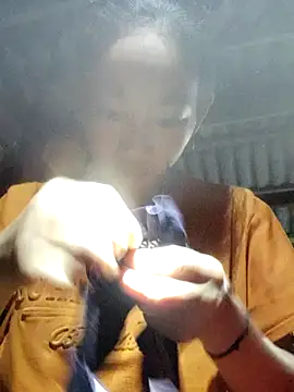 gio-thu online show from 10/18/25, 01:13