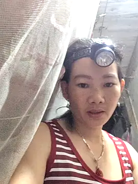Snapshot of gio-thu chatting on 07/11/26, 01:28 gio-thu online show from 07/11/26, 01:28
