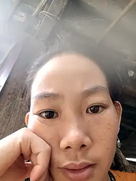 gio-thu online show from 10/19/25, 05:32