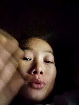 gio-thu online show from 10/24/25, 02:10