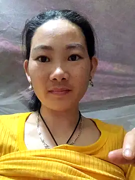 Snapshot of gio-thu chatting on 04/18/26, 11:56 gio-thu online show from 04/18/26, 11:56